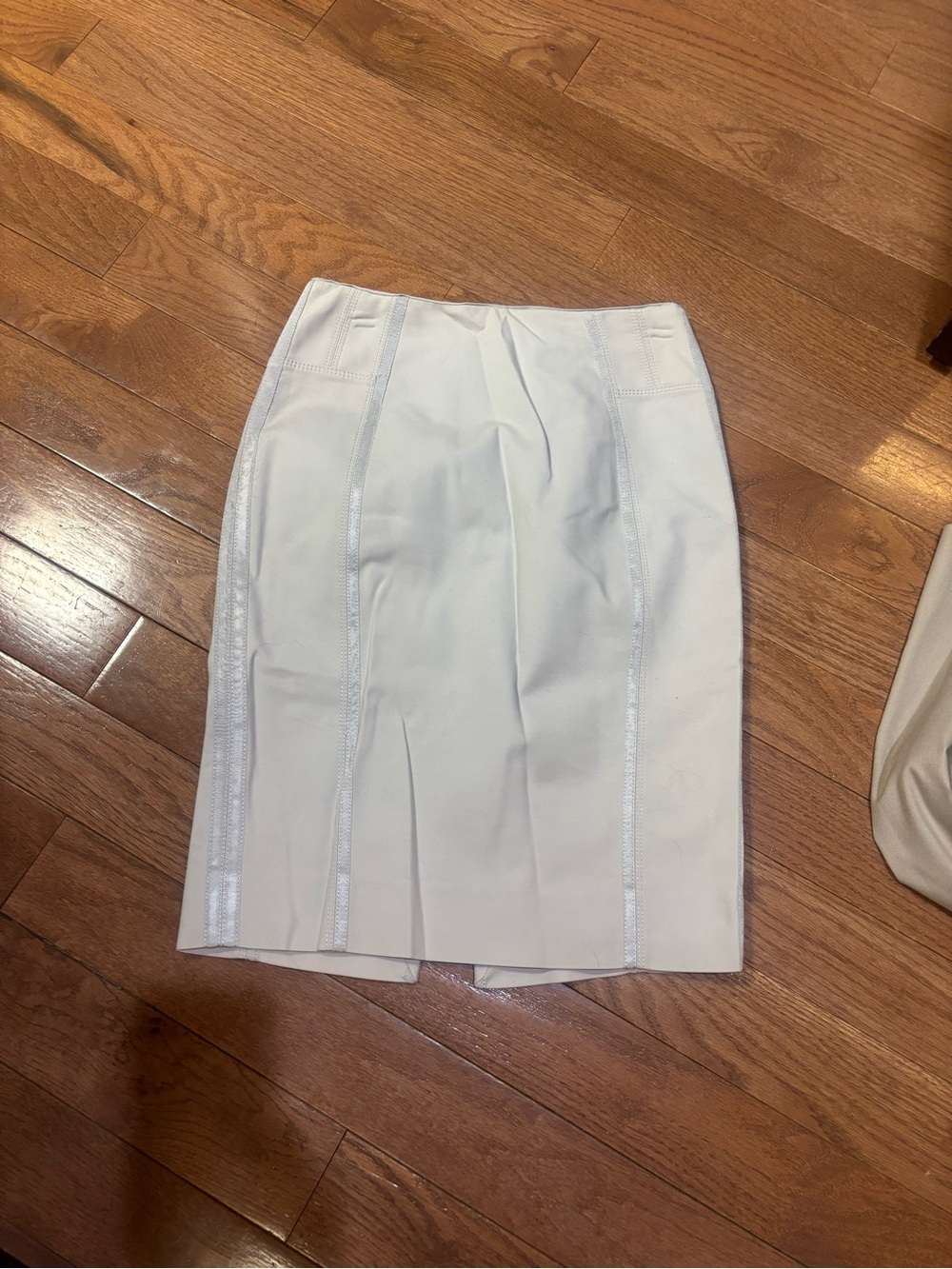 White House Black Market White Seamed Pencil Skirt